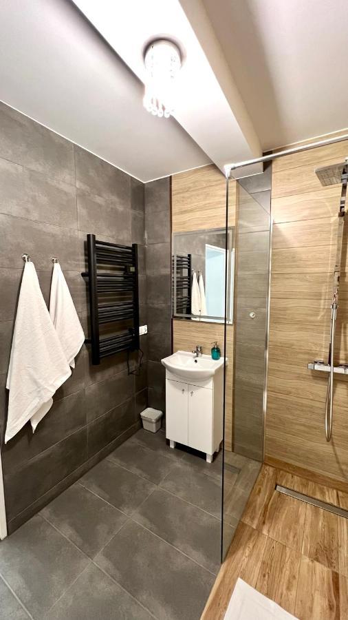 Aparthotel W Dolinie Stawow Zator By Housine Las Exterior foto