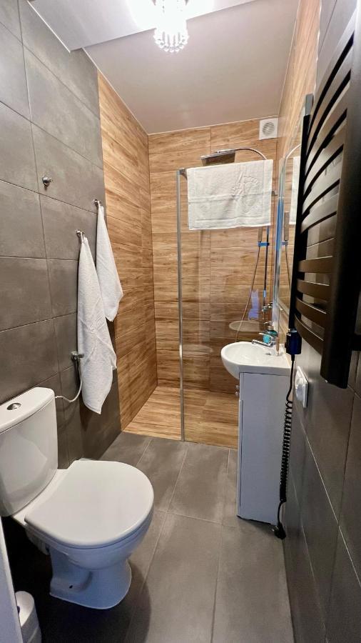 Aparthotel W Dolinie Stawow Zator By Housine Las Exterior foto