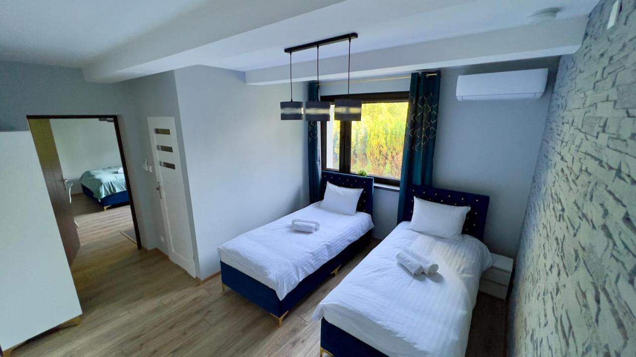 Aparthotel W Dolinie Stawow Zator By Housine Las Exterior foto